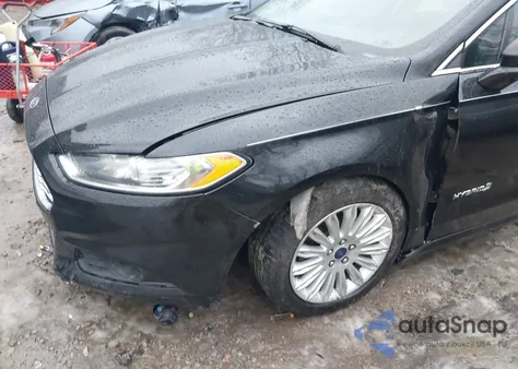 2015 Ford Fusion Hybrid Se z USA, uszkodzony, nr VIN 3FA6P0LU6FR125846